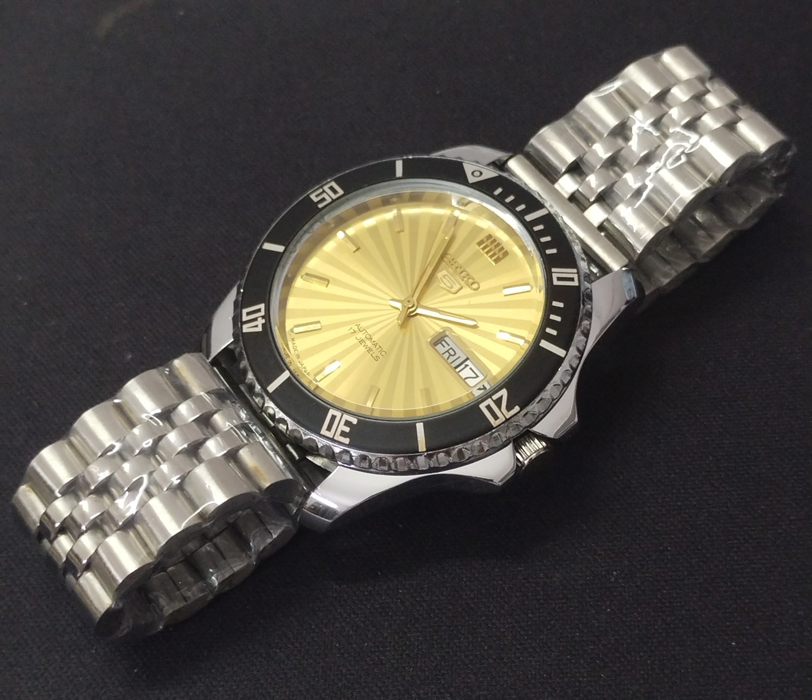 Vintage Seiko 5 Automatic Watch for Men Golden Dial Excellent Condition