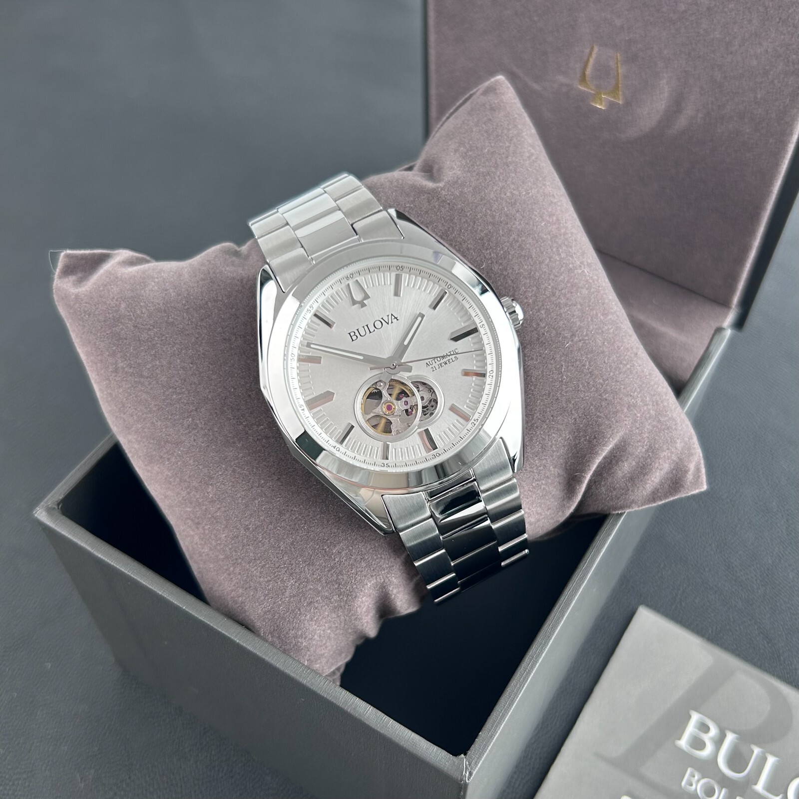 Bulova Surveyor 96A274 Silver Tone Dial Men’s classic Automatic Chronograph 42mm