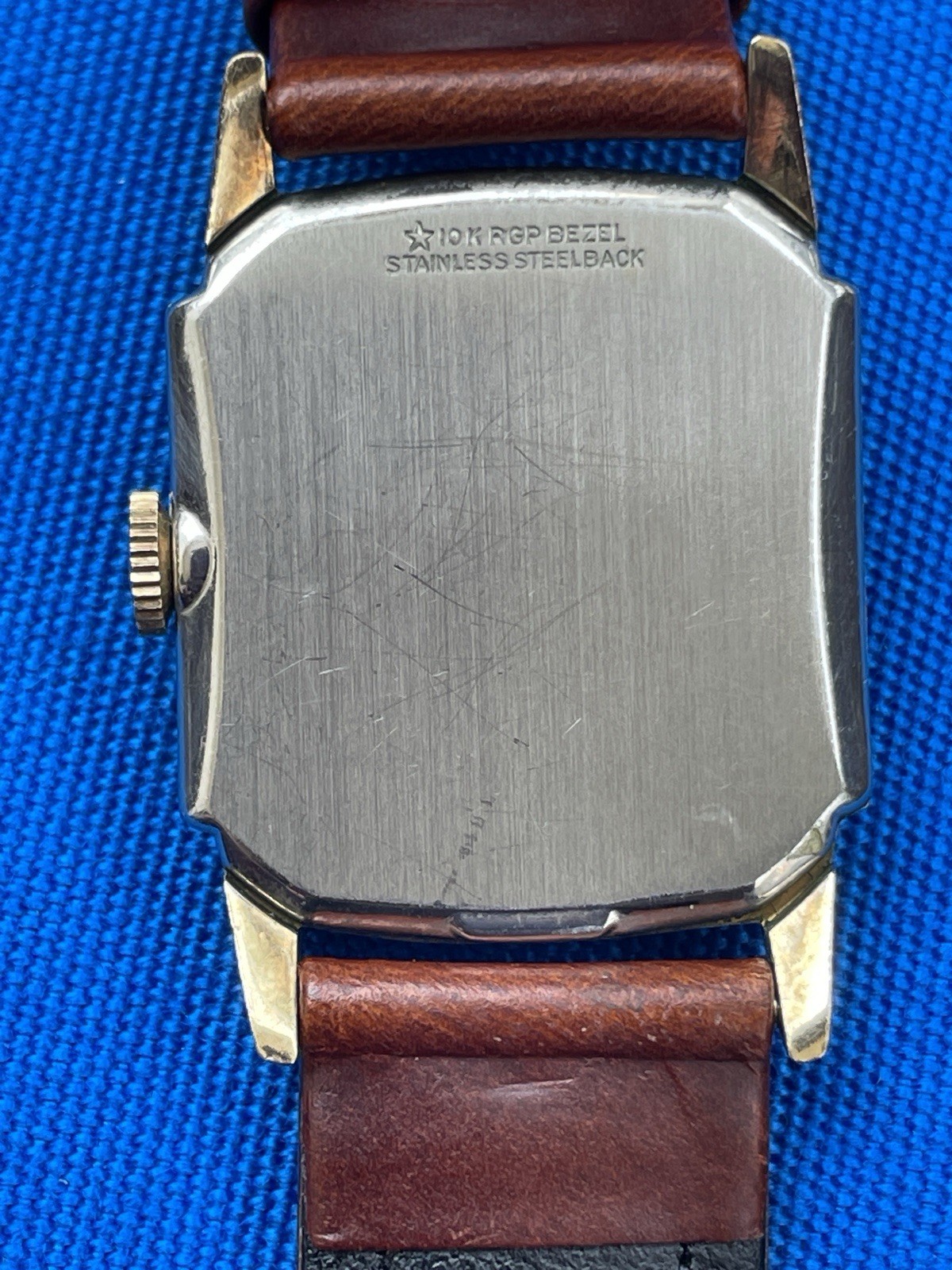 CLEAN US made 1950s Elgin Men’s Tank Watch Waffle Dial 10k Gf cal. 683 Runs