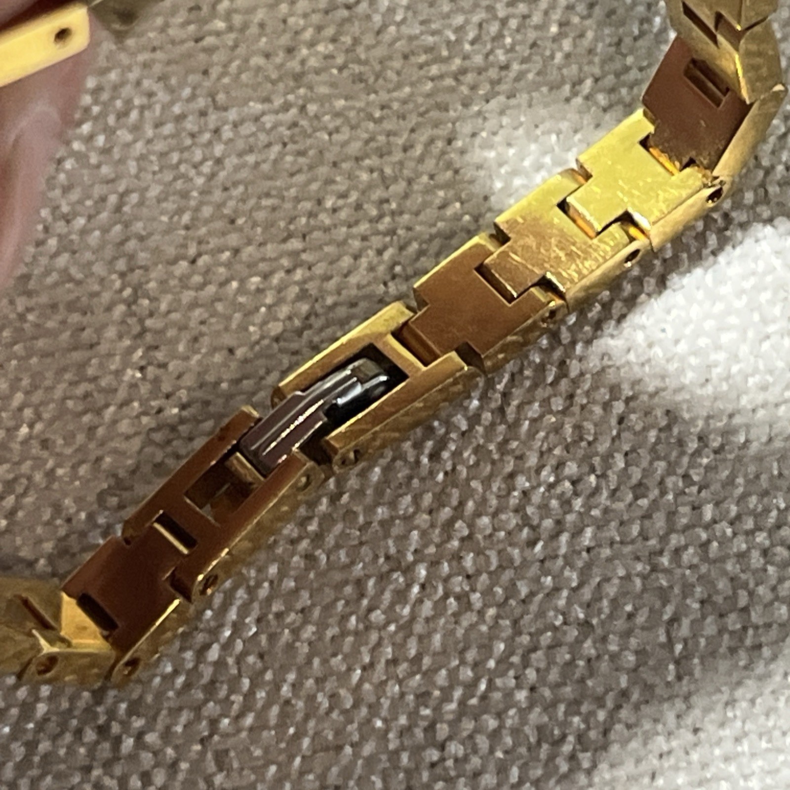 Ladies 16mm Bulova 23J Gold Tone Manual Wind Watch Green Dial 6 1/4” Running