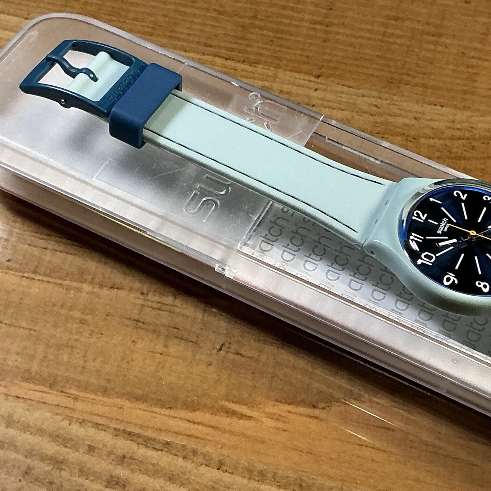 BLUE STITCHES – BEAUTIFUL – NEW IN BOX [ 34mm ]