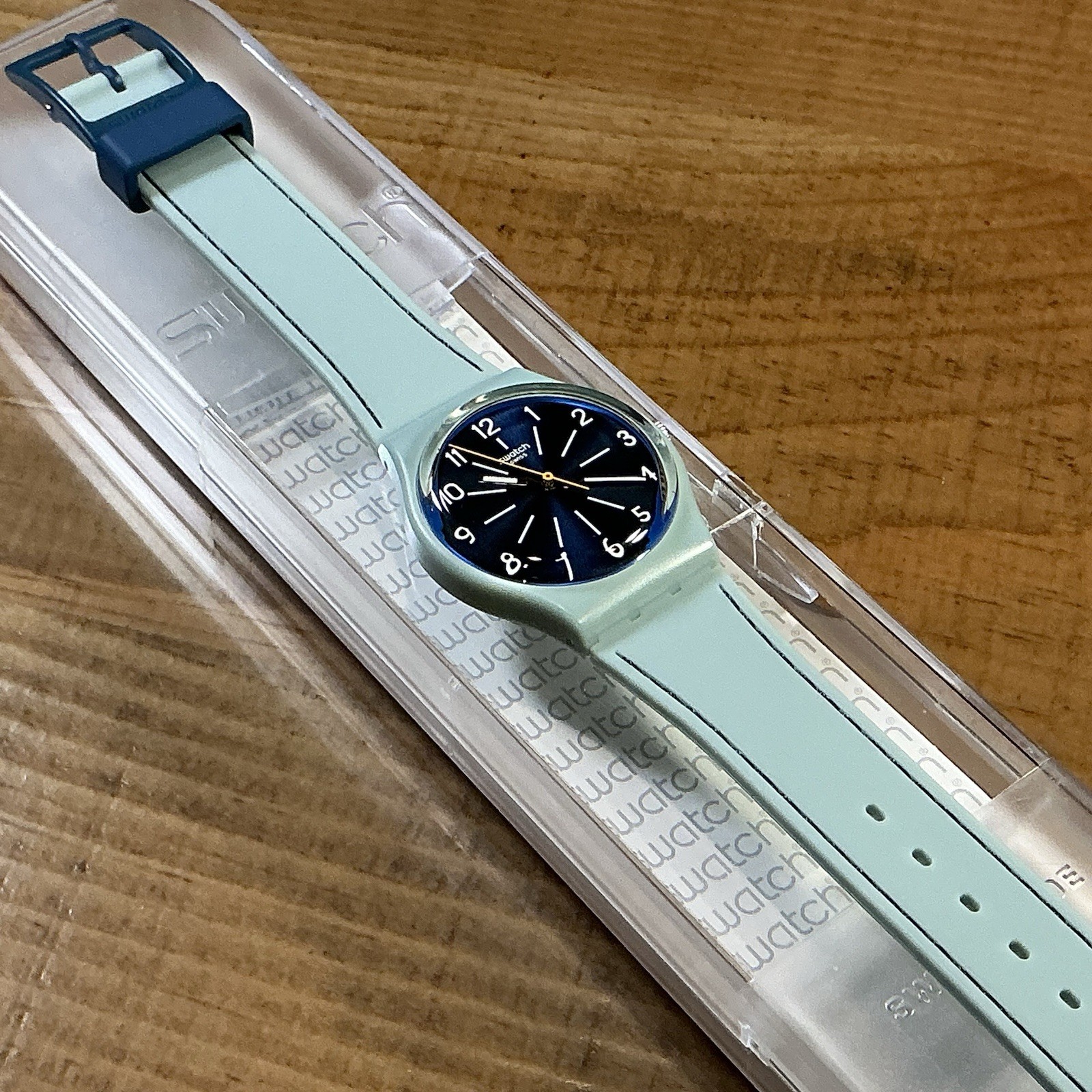 BLUE STITCHES – BEAUTIFUL – NEW IN BOX [ 34mm ]