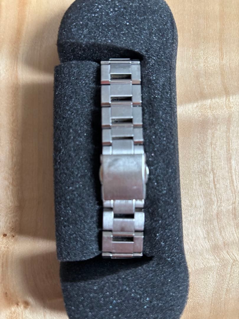 Rare SEIKO LUKIA 20th Anniversary Limited Edition Red Dial Ladies Watch 1/1800