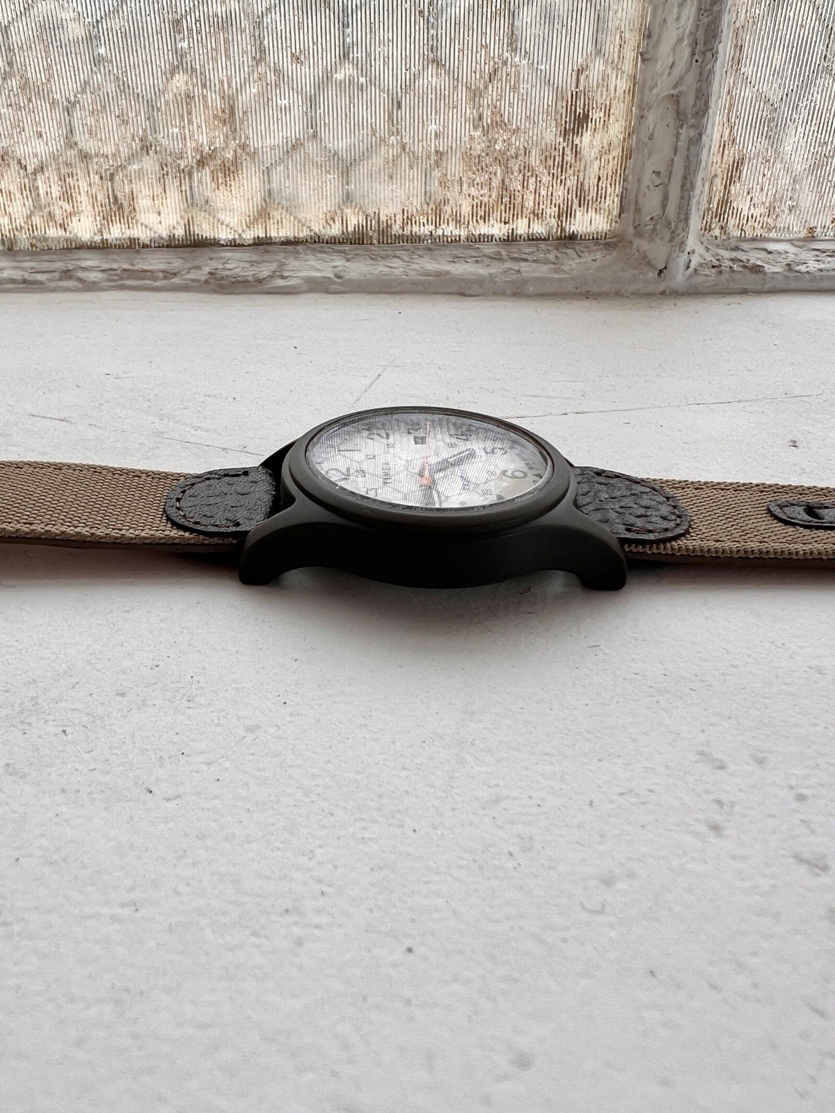 Timex Expedition Acadia Quartz 40mm Field Watch Date Beige/Brown Nylon Leather
