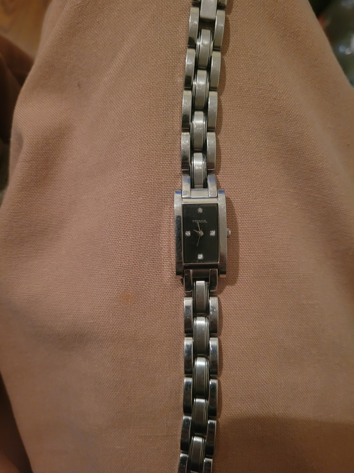 Women’s FOSSIL Silver Tone Classic Bracelet Watch, 16mm, Black Dial Runs, ES9716