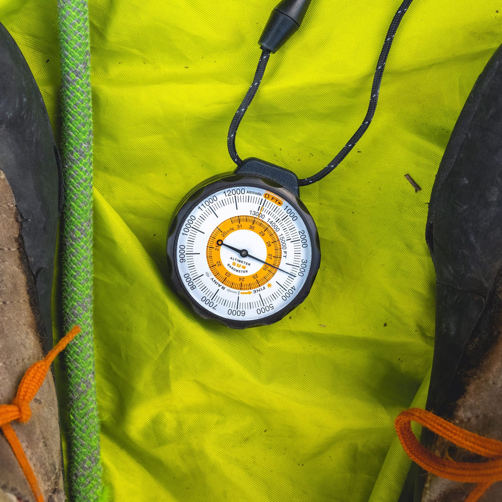 Sun Company Ascent Altimeter – Battery-Free Altimeter and Barometer