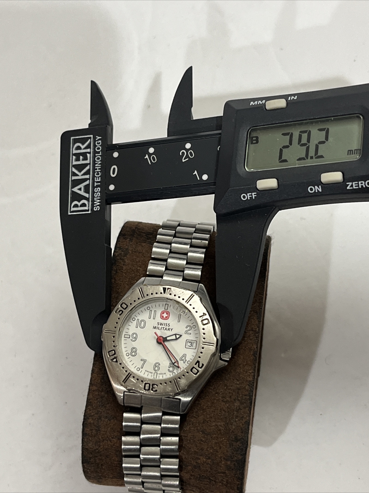 Wenger SWISS ARMY Military Ladies Watch 100 MTR Water Resident W/ New Battery!