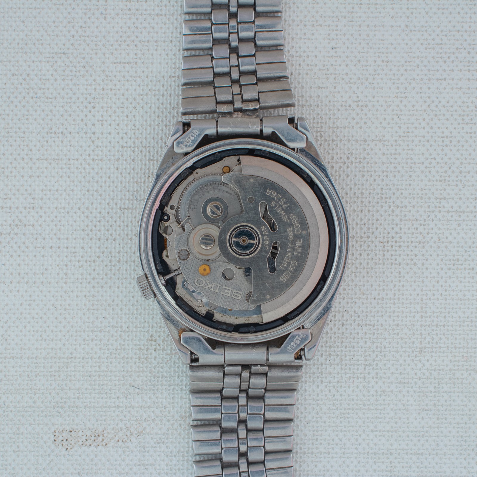 Vintage Seiko 5 Automatic Watch 7S26-0530, Texture Silver Dial Lum Hands & Marks