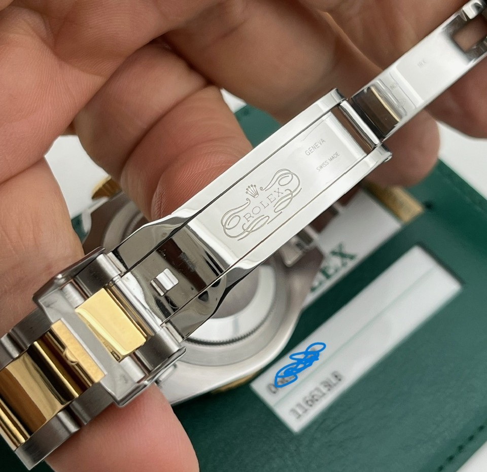 ROLEX SUBMARINER 40mm Ref: 116613LB CERAMIC BLUESY WITH PAPERS 2015