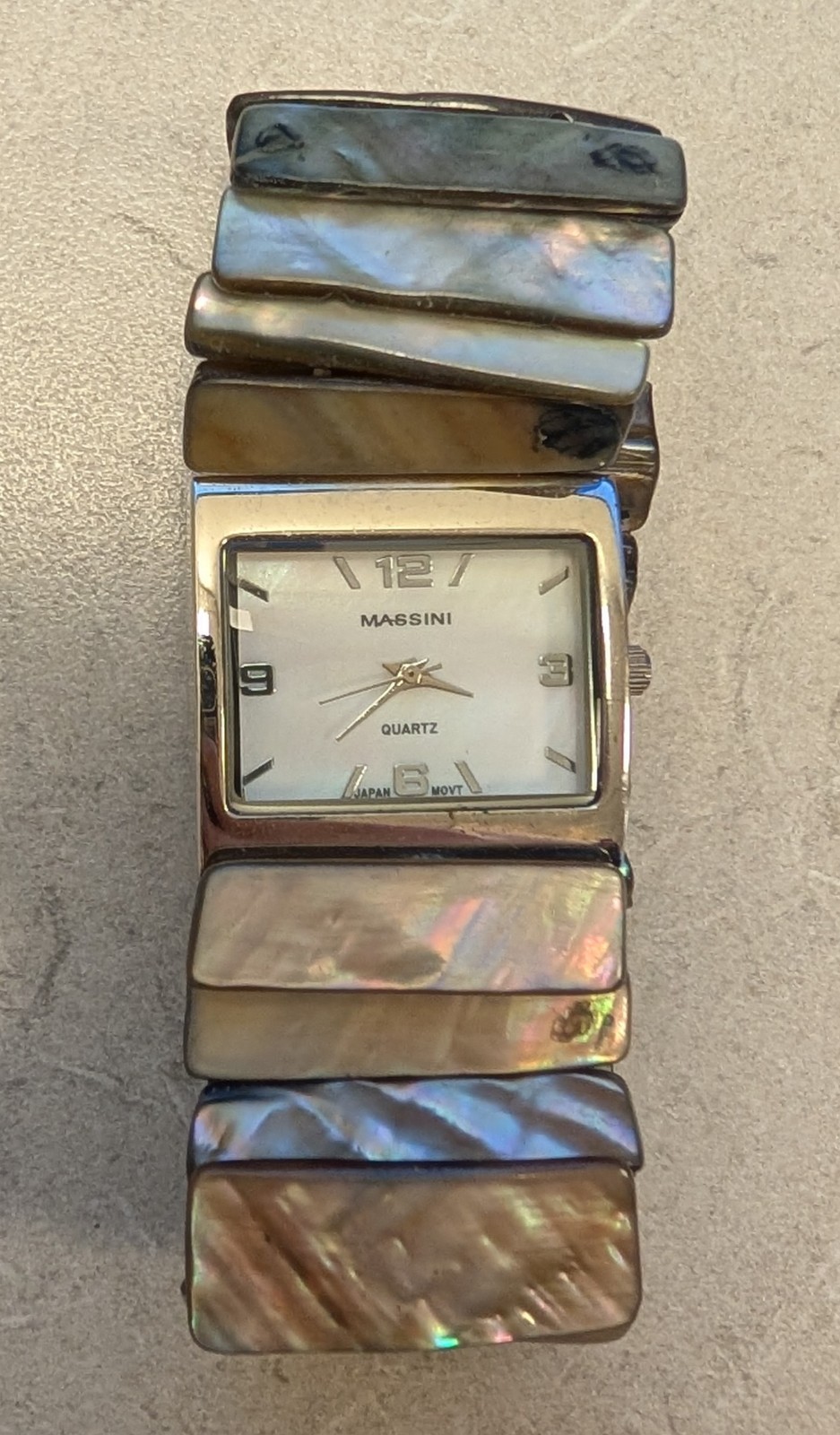 WORKING Massini Silver Tone Mother of Pearl Shell Stretchy Bracelet Watch