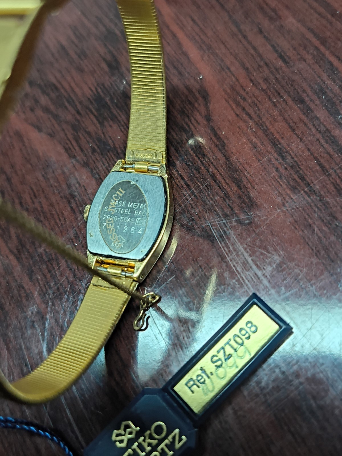 Vtg SEIKO Ladies Quartz Watch New Old Stock SZT098 2B20 Black Gold Mesh Box Tag