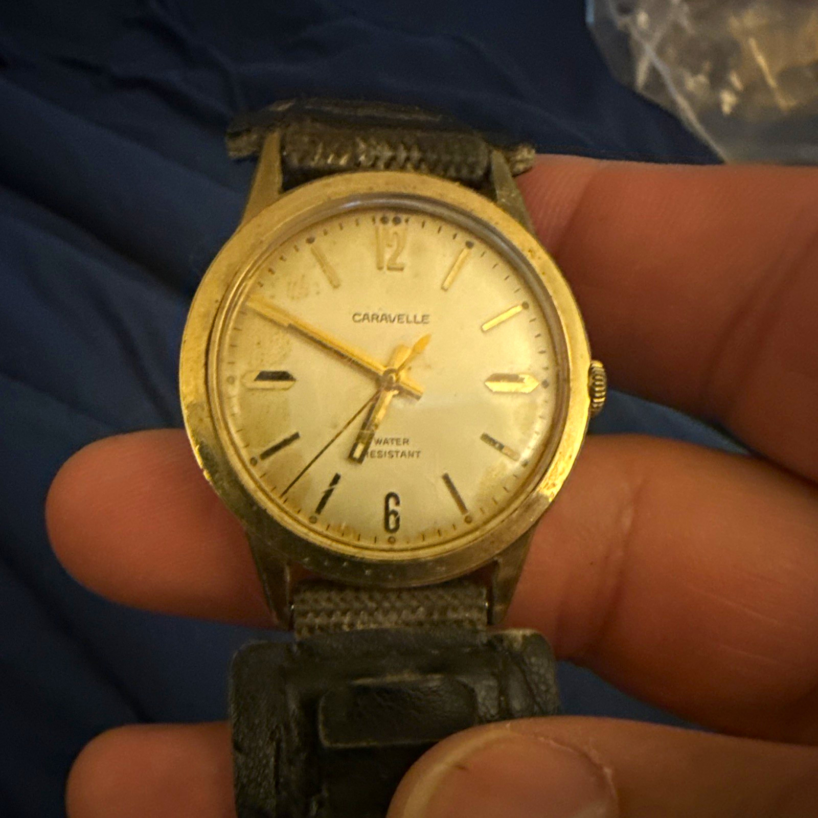 Caravelle 1972 vintage Manual Watch 17 Jewels Silver Dial Gold tone Case W/R