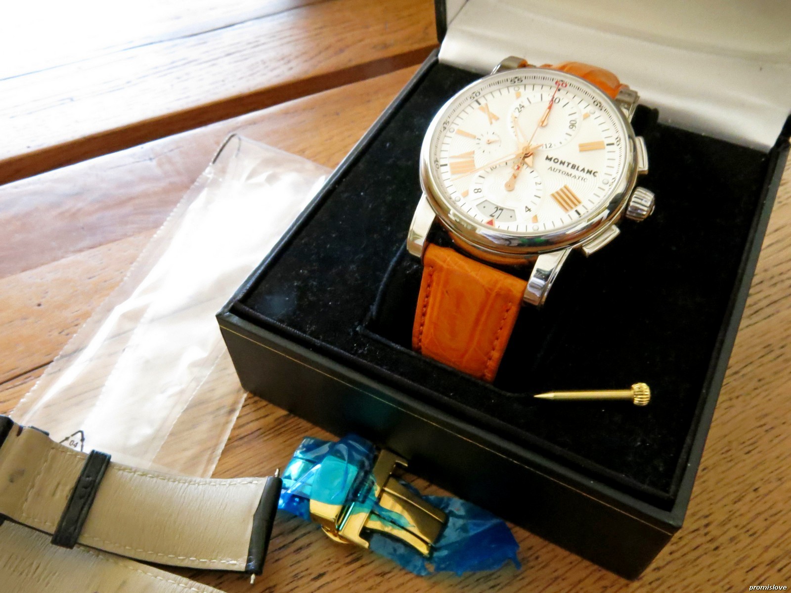 MONTBLANC MEISTERSTUCK 4810 CHRONOGRAPH 43mm GOLD AUTOMATIC MEN WATCH BOX EXTRAS