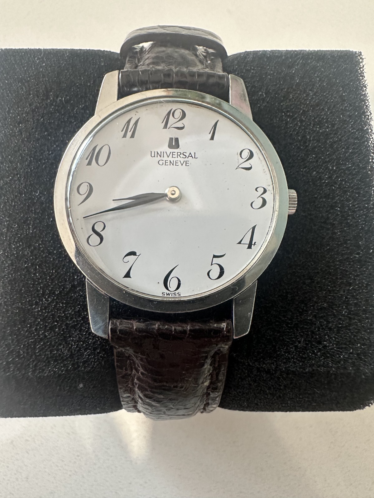 Universal Genève Ref. 842101 Ultra-Thin Manual Wind – Arabic Numeral Dial