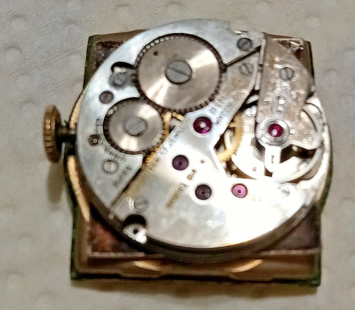 VINTAGE BENRUS curved WRISTWATCH GOLD PLATED CALIBER BA4 17 JEWEL MECHANICAL