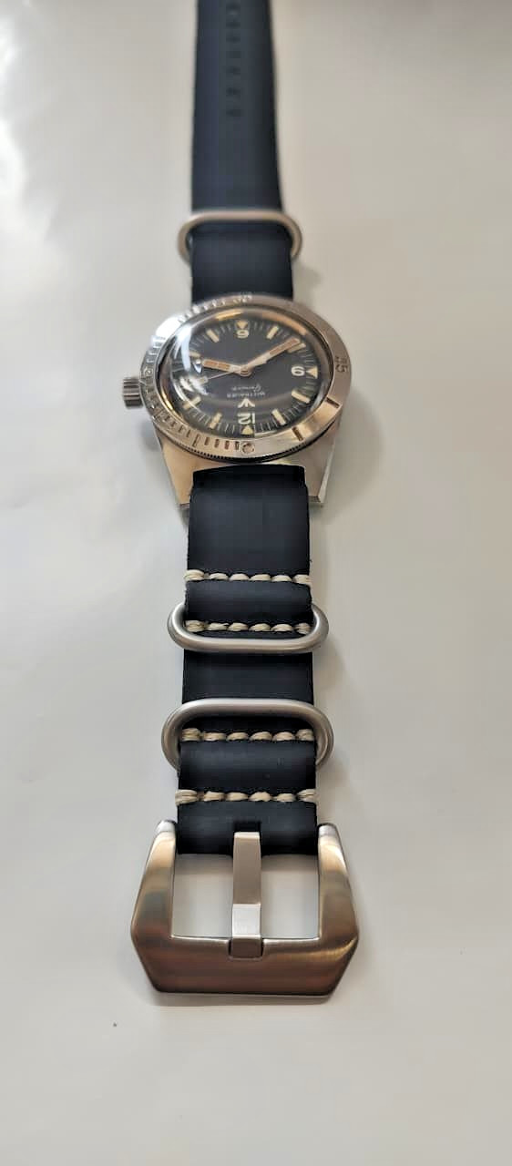 Rare Vintage Wittnauer 4000 Skin Diver 37mm Manual Wind 17J Black Dial 1960