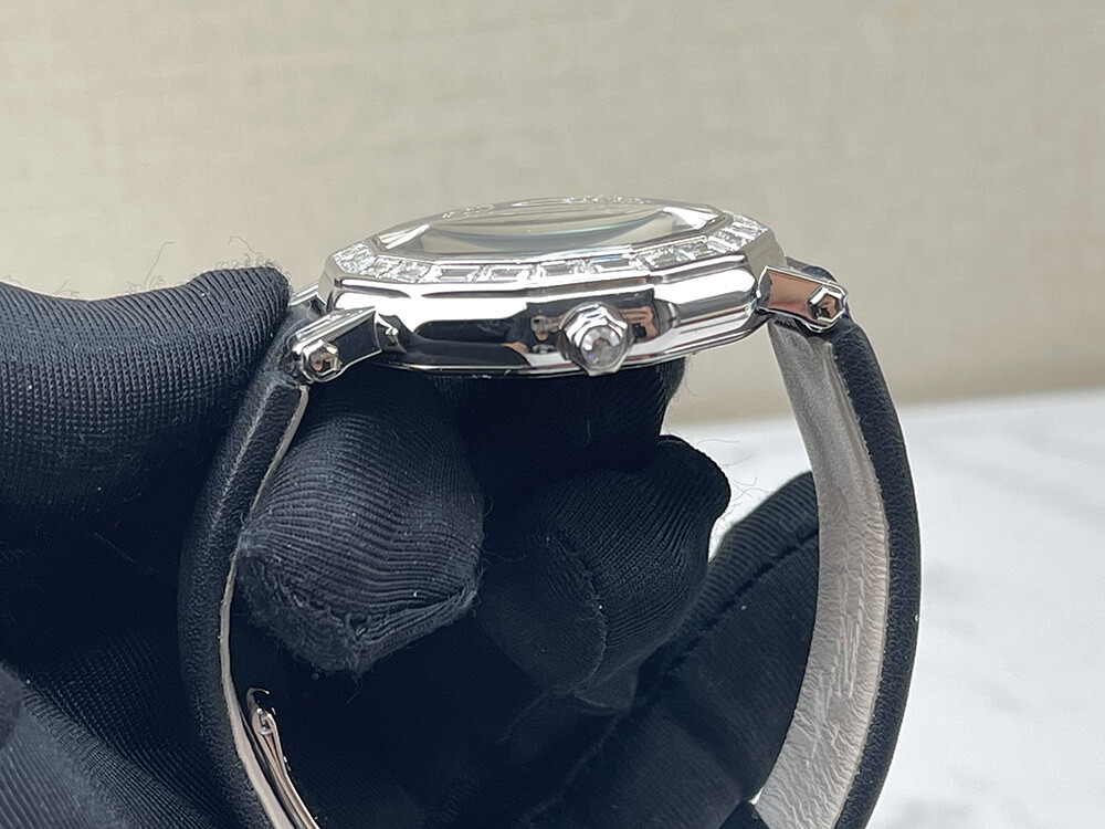 Graff London 36mm Diamond Ice blue mother-of-pearl Dial Watch