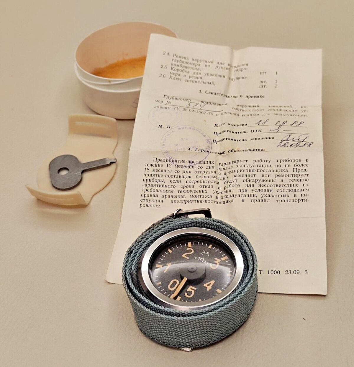 Diver with depth gauge 1988 Military diving wristwatch G-5 USSR No. 584