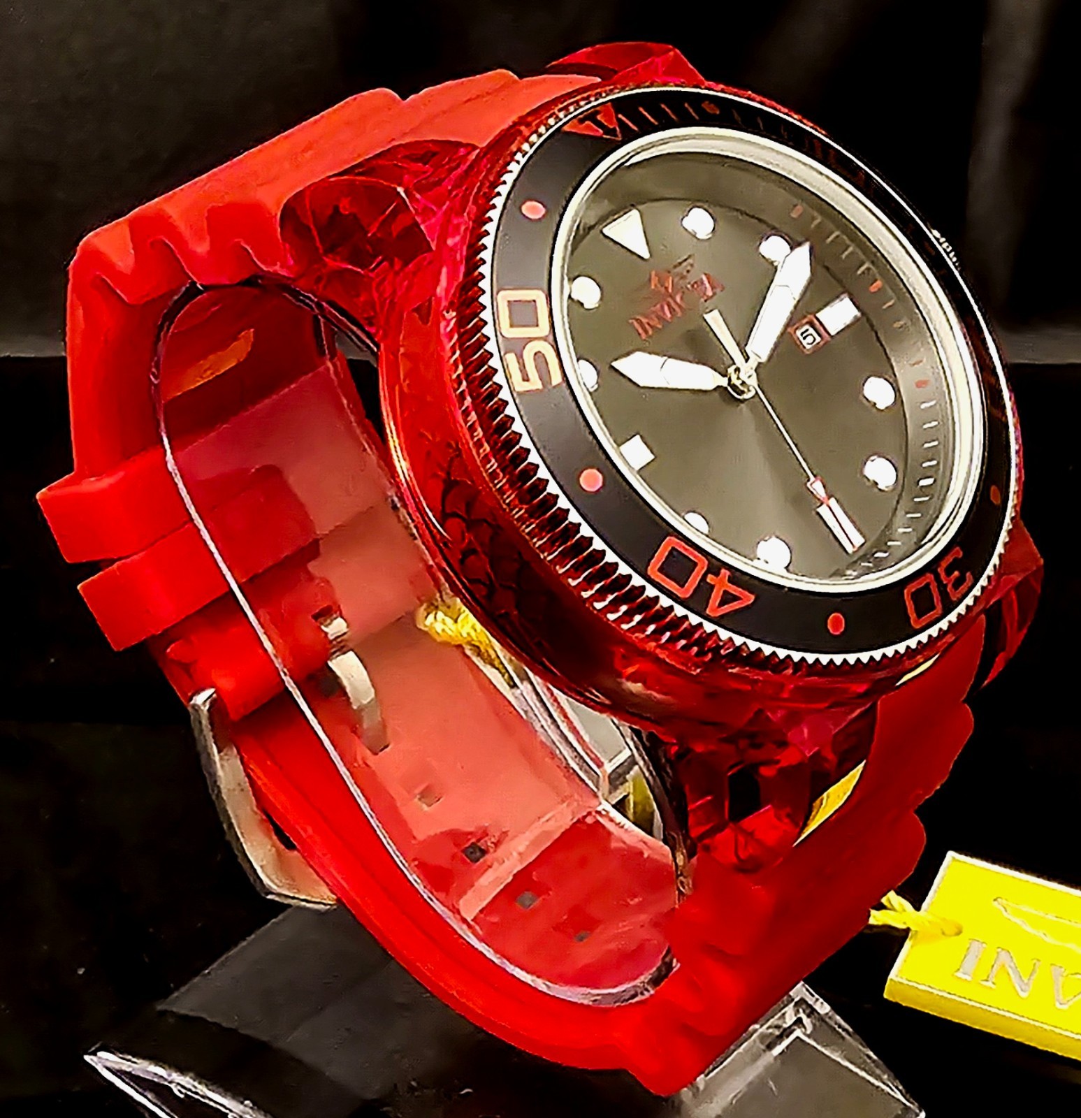 Invicta Pro Diver Men’s Watch Quartz 51.5mm Transparent Burgundy 32329