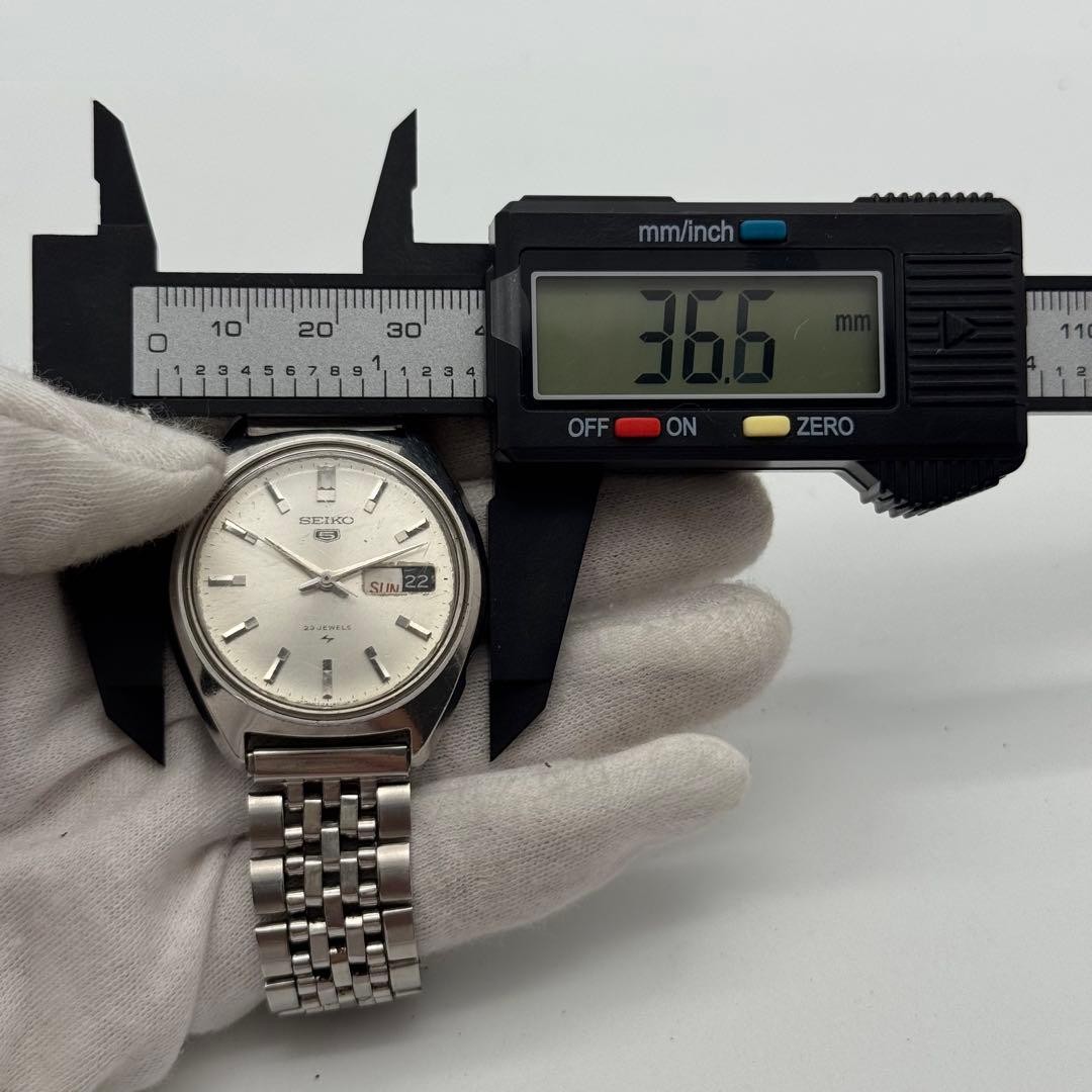 Rare SEIKO 5 Automatic Day Date Silver From Japan