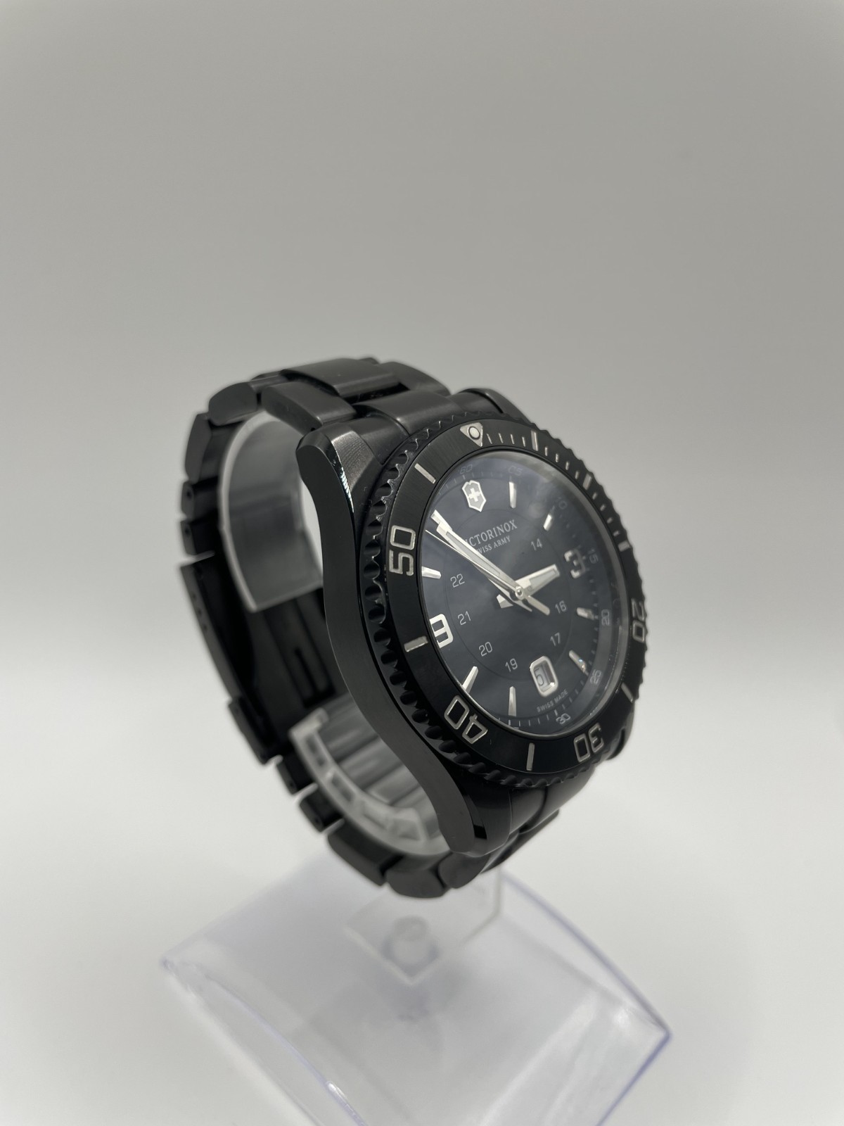 【MINT】 Victorinox Swiss Army Maverick Black Edition Men’s Quartz Watch 241798