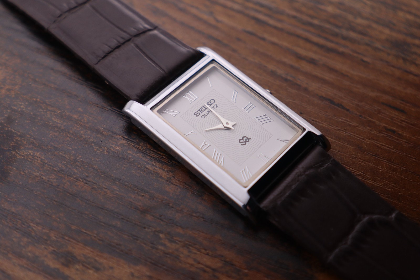 vintage Seiko Slim Tank Quartz Men White Dial Dark Brown leather Dress Watch