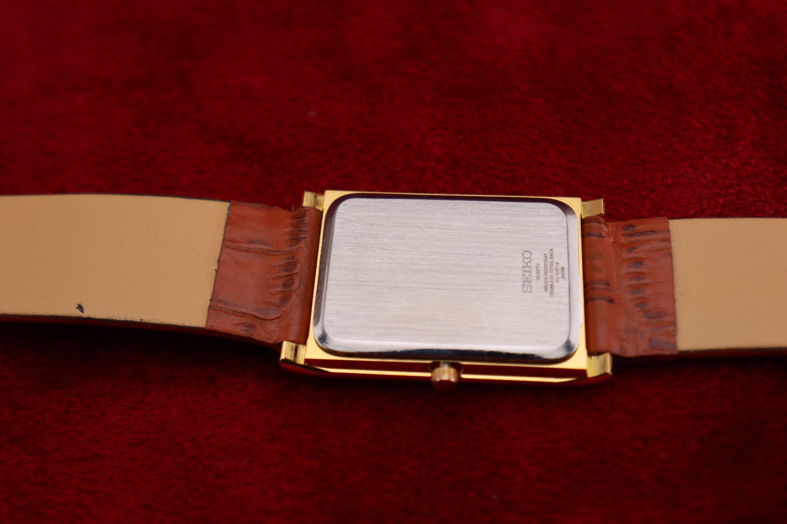 ⌚✨ Vintage Seiko Slim Quartz Gentlemen’s Green Dial ,Light Brown Dress Watch