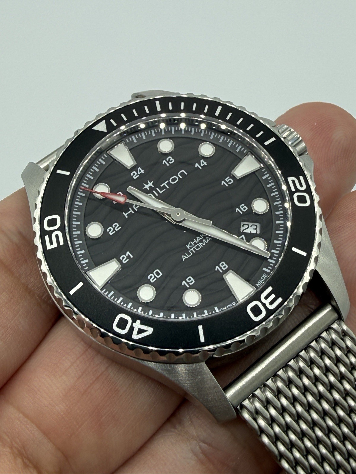 Hamilton Khaki Navy Scuba 41mm Automatic Black Dial SS Mesh Bracelet Box
