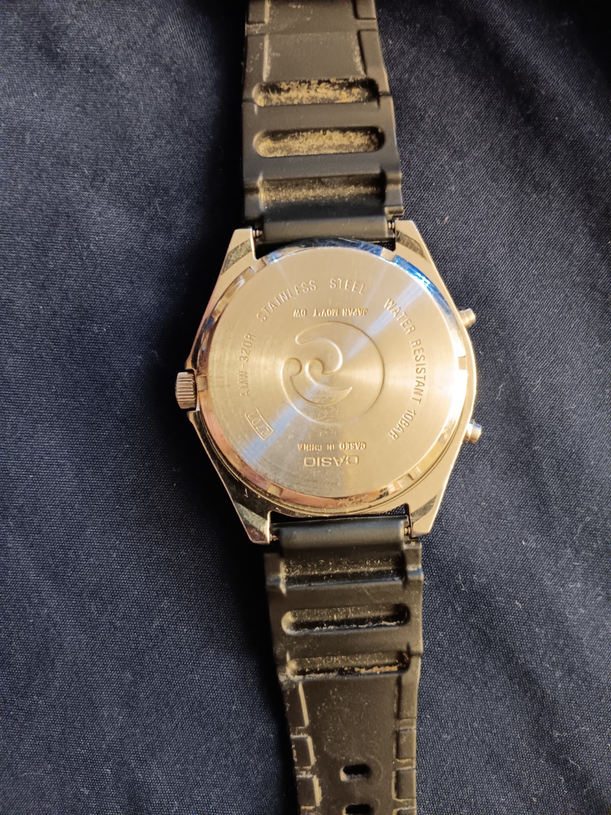 J82 Casio Alarm Chrono Rotating Bezel Running Parts Not Working AMW320R 2701