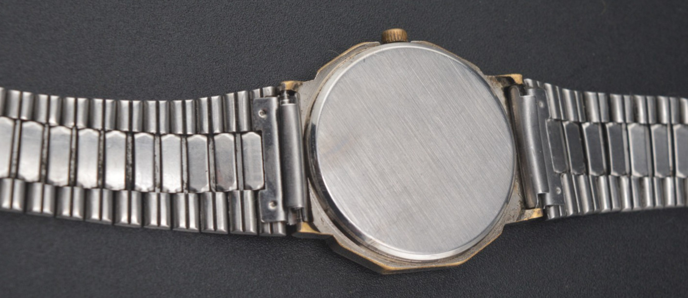 Vintage Anchor Quartz Wristwatch New battery runs great ”GUARANTEED” Serviced