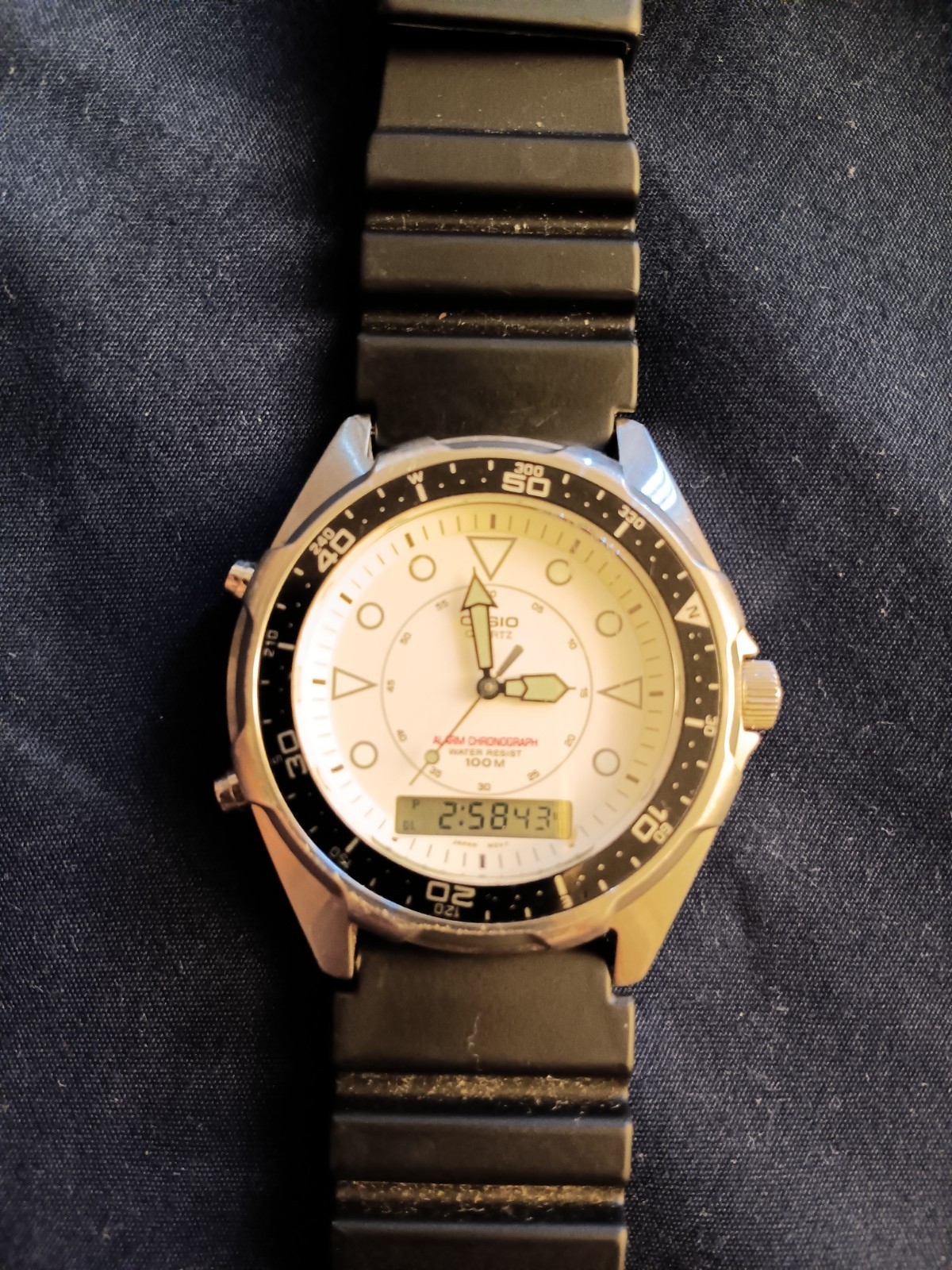 J82 Casio Alarm Chrono Rotating Bezel Running Parts Not Working AMW320R 2701