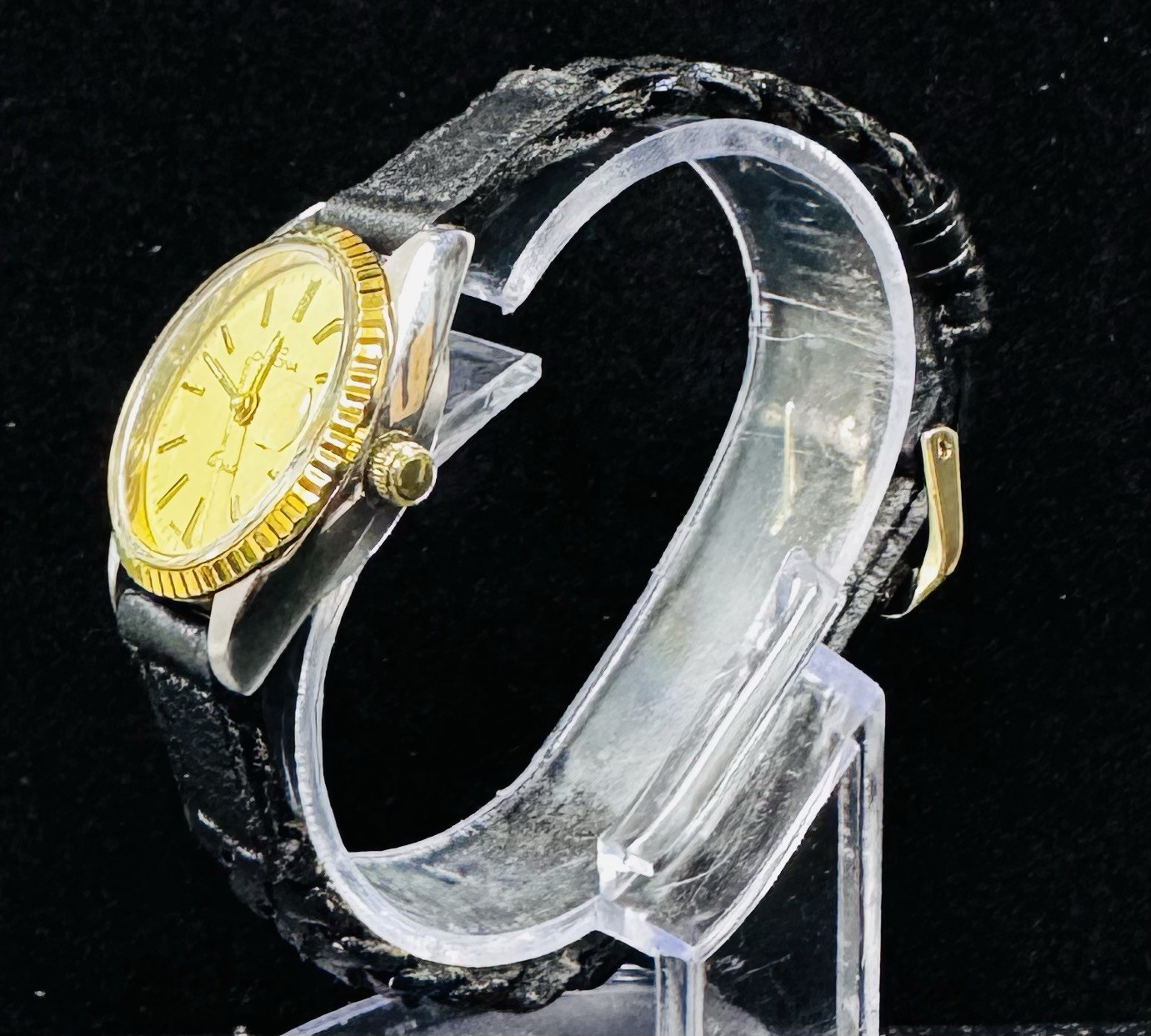 Vintage Chrona Swiss Quartz Ladies Watch Fluted Bezel Screw Down Crown