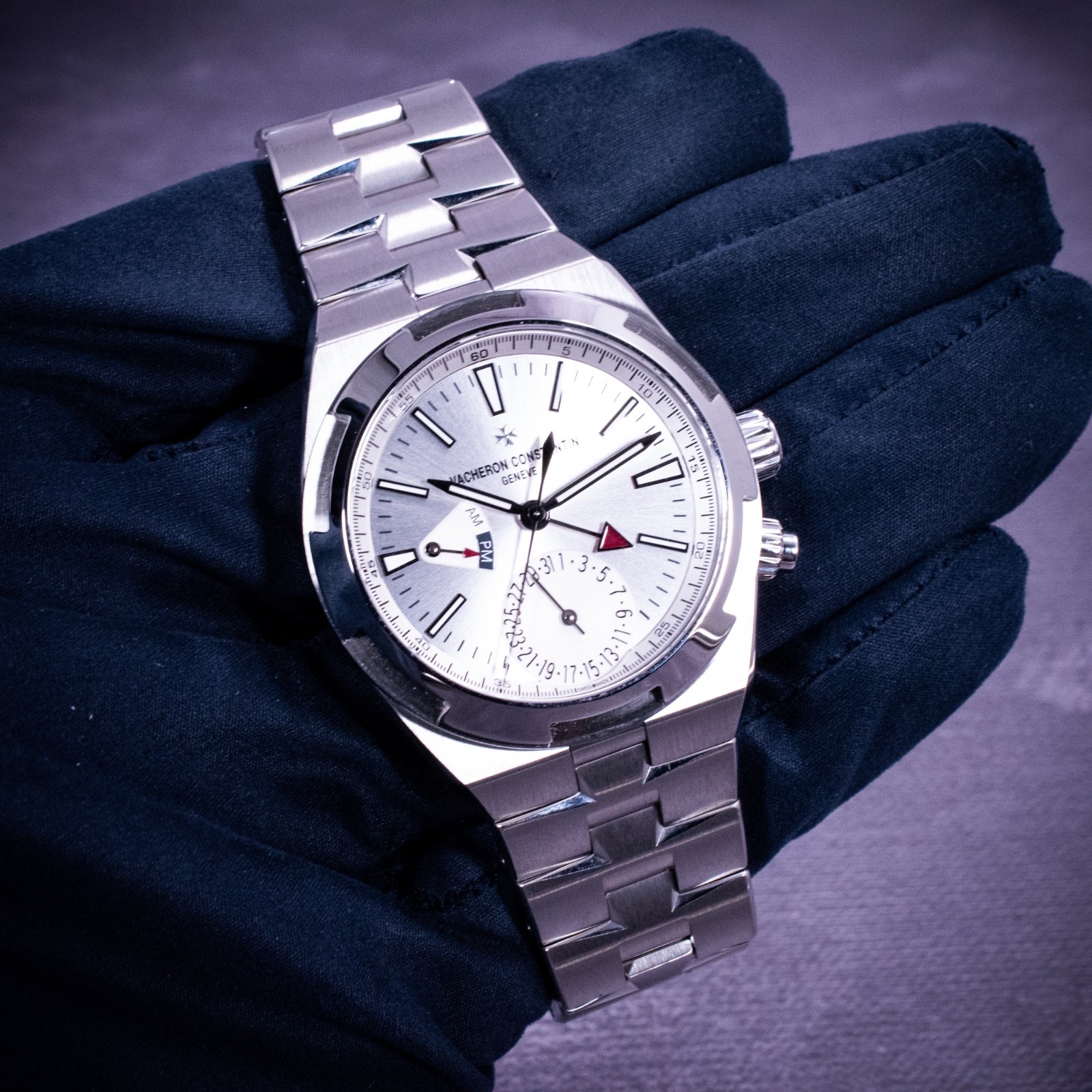 Vacheron Constantin Overseas Dual Time 41mm Silver Dial, Ref. 7900v w/ B&P