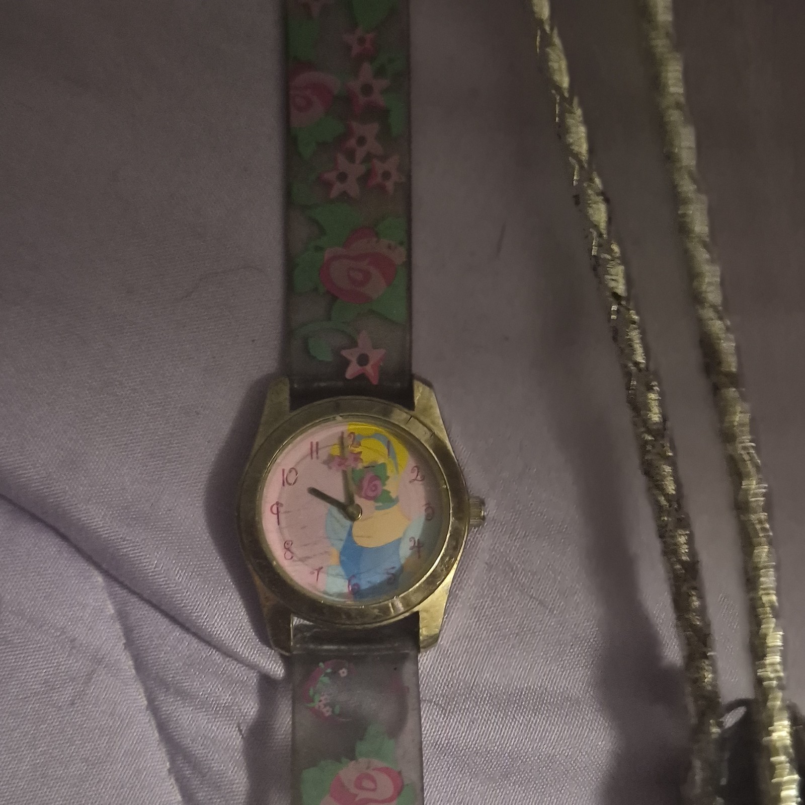 Disney Cinderella Quartz Analog Wristwatch 12-Hour Dial Floral Plastic Strap