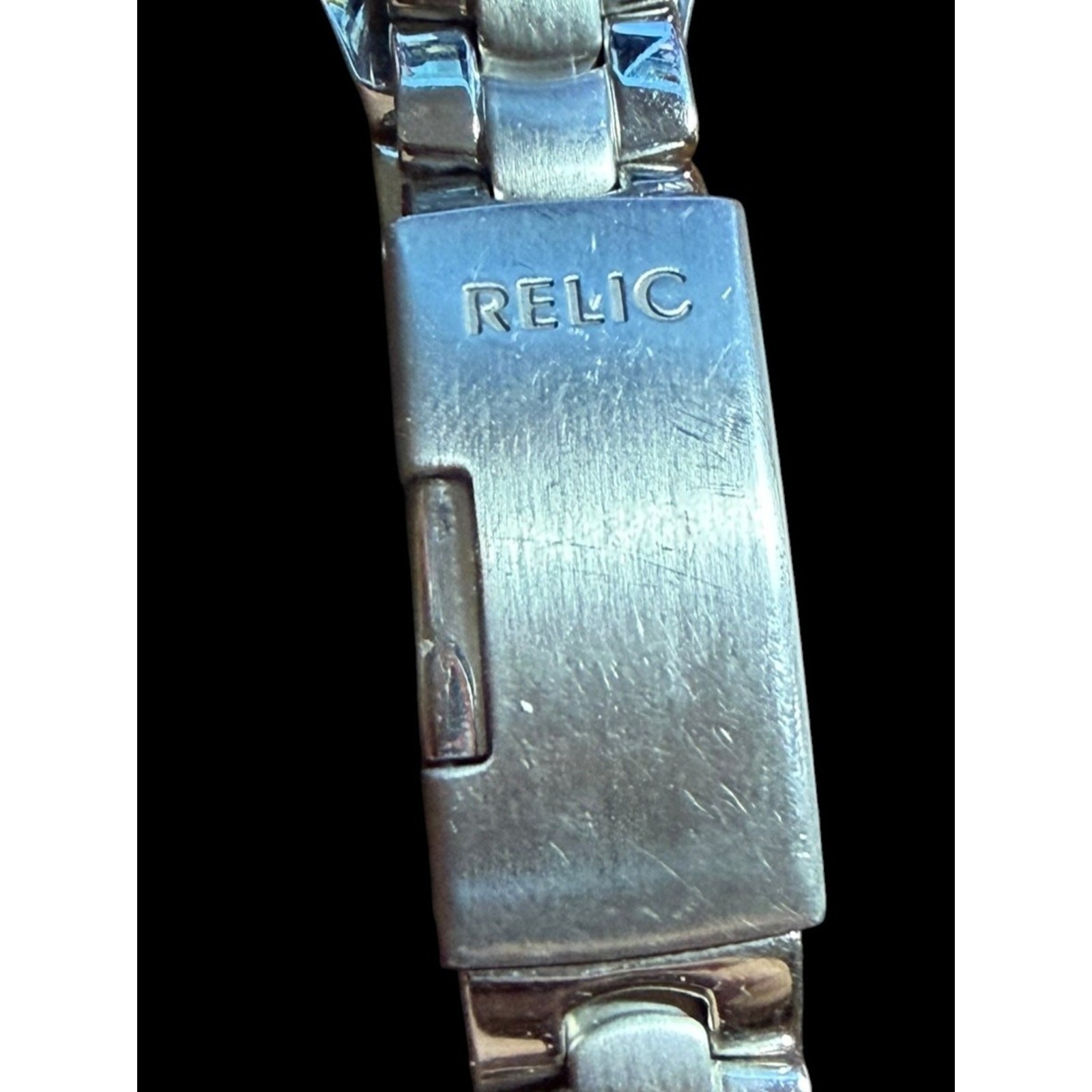 Relic Women’s Quartz Watch Silver Tone Bracelet Blue Green Dial Date Display