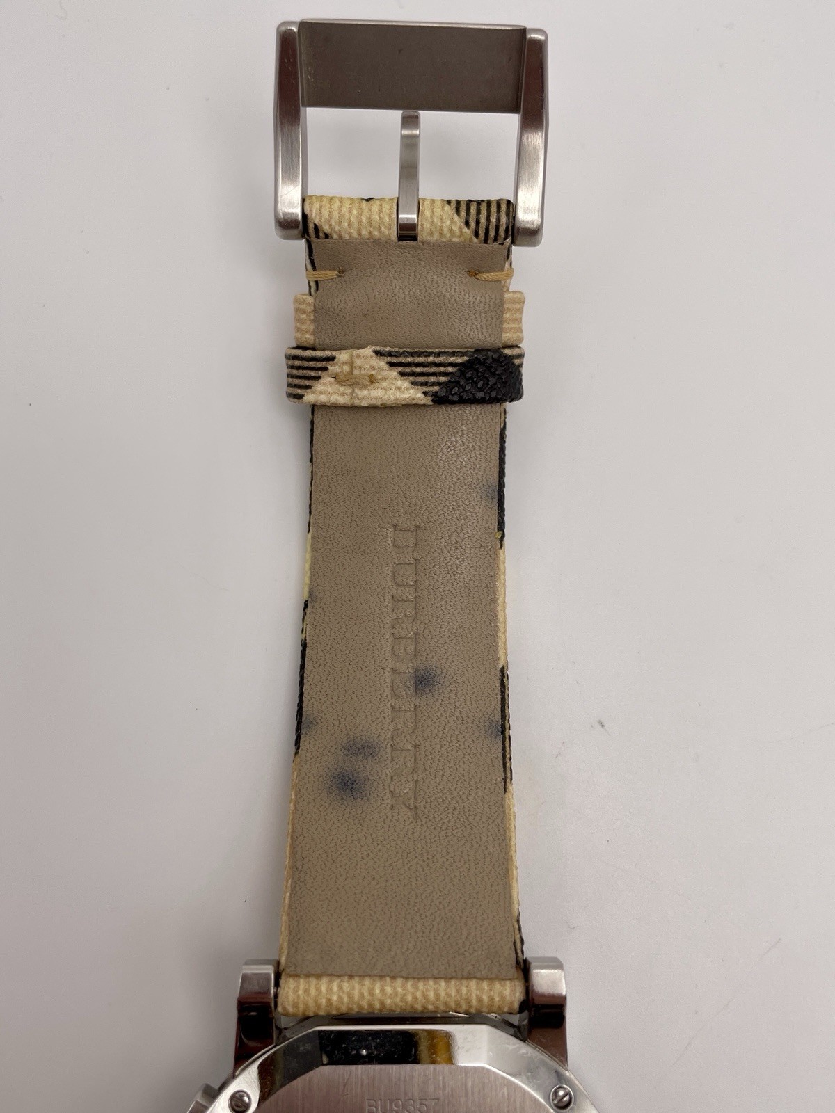 Burberry The City Nova White Swiss Unisex Watch WR 50M BU9357 New Battery
