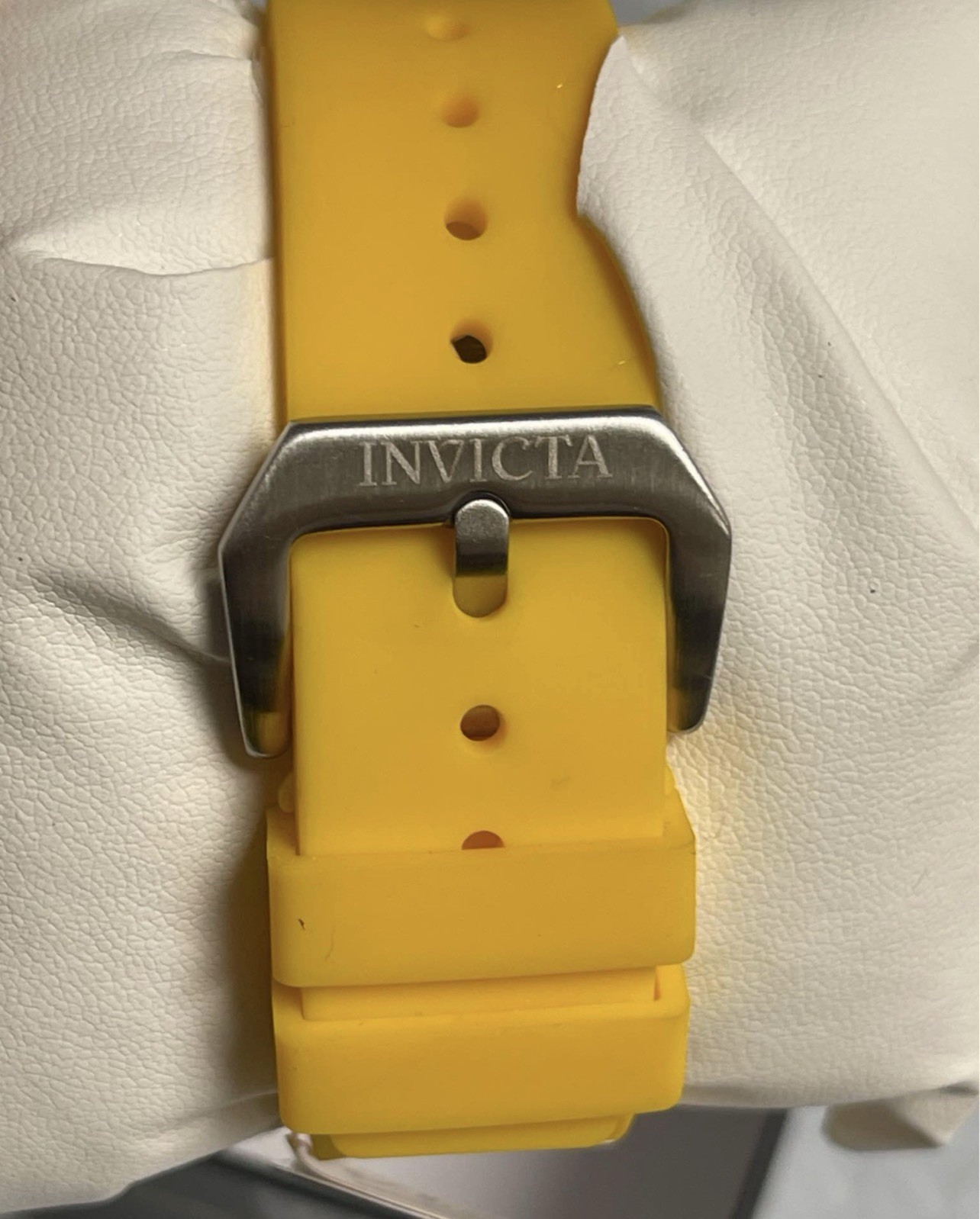 Invicta Racing Vaulthan Men’s Watch – 44mm, Yellow (69677) new