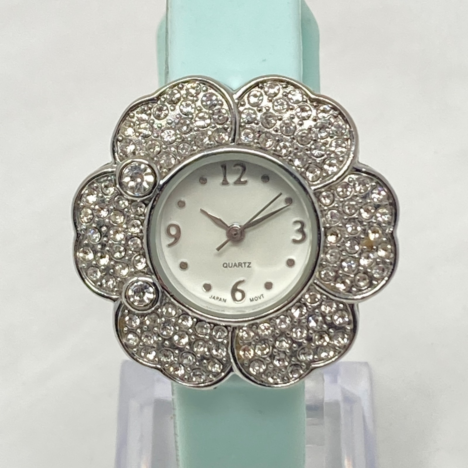 Women’s Watch Flower Silver Tone Crystals Mint Green Band Blind New Battery 8″