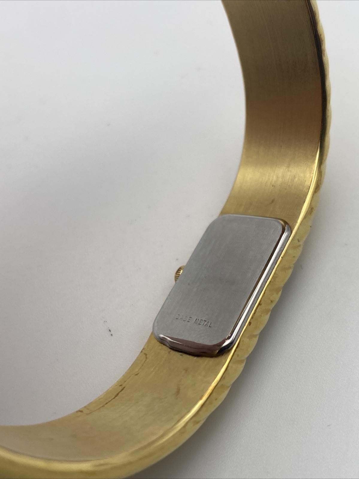 Wittnauer Women’s Gold Tone 12mm Cuff Watch New Battery 6.5”