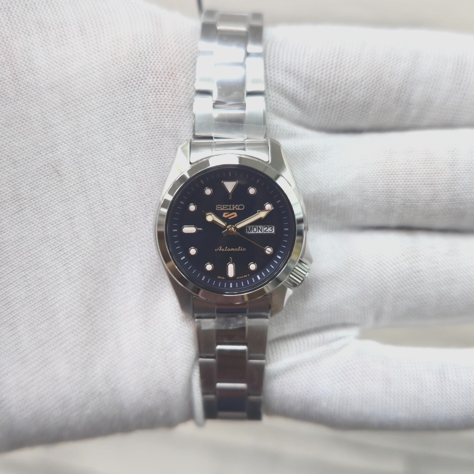 Seiko 5 Sports SRE003K1 “Blue Sunray” Dial 28mm New Full Set Women’s Watch