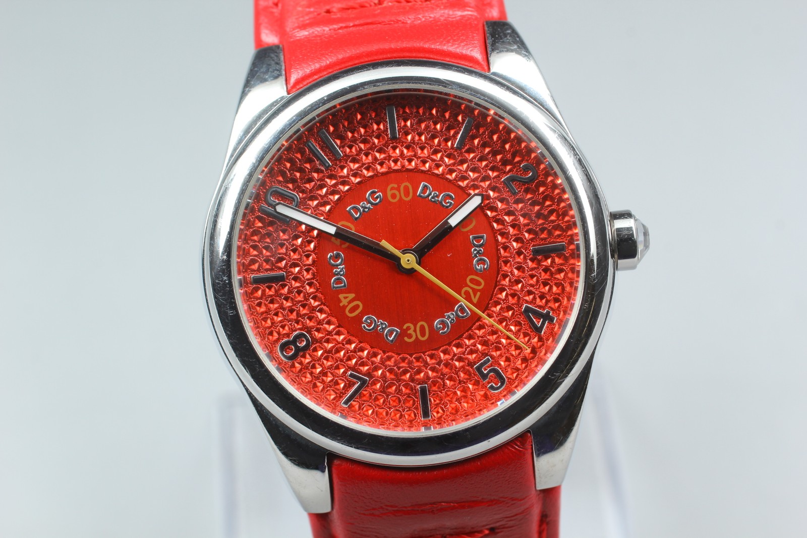 [Near MINT] DOLCE＆GABBANA TIME D&G Red Dial Unisex Adults Qtz Watch From JAPAN