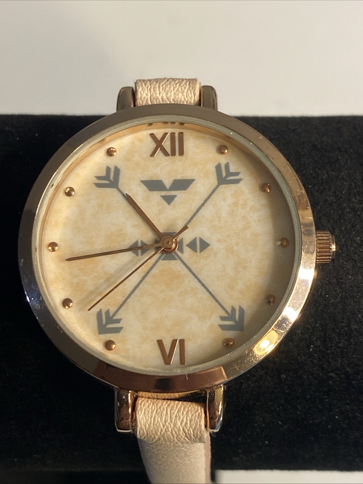 Attractive Francescas Women’s Watch With Arrow Face New Battery Works