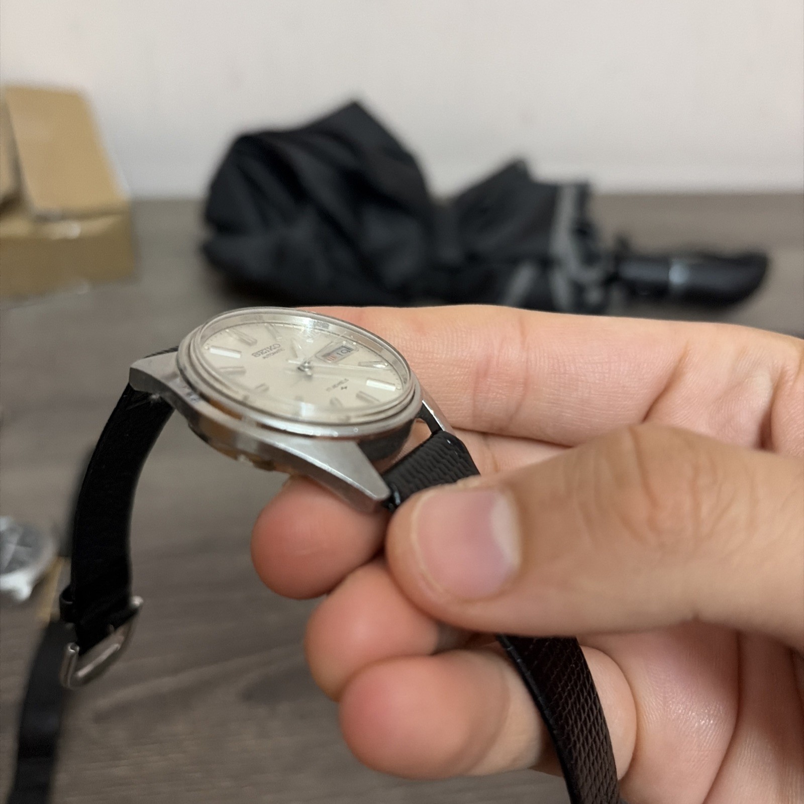 Seiko Automatic 17 Jewels Silver Dial Black Leather Date Wristwatch