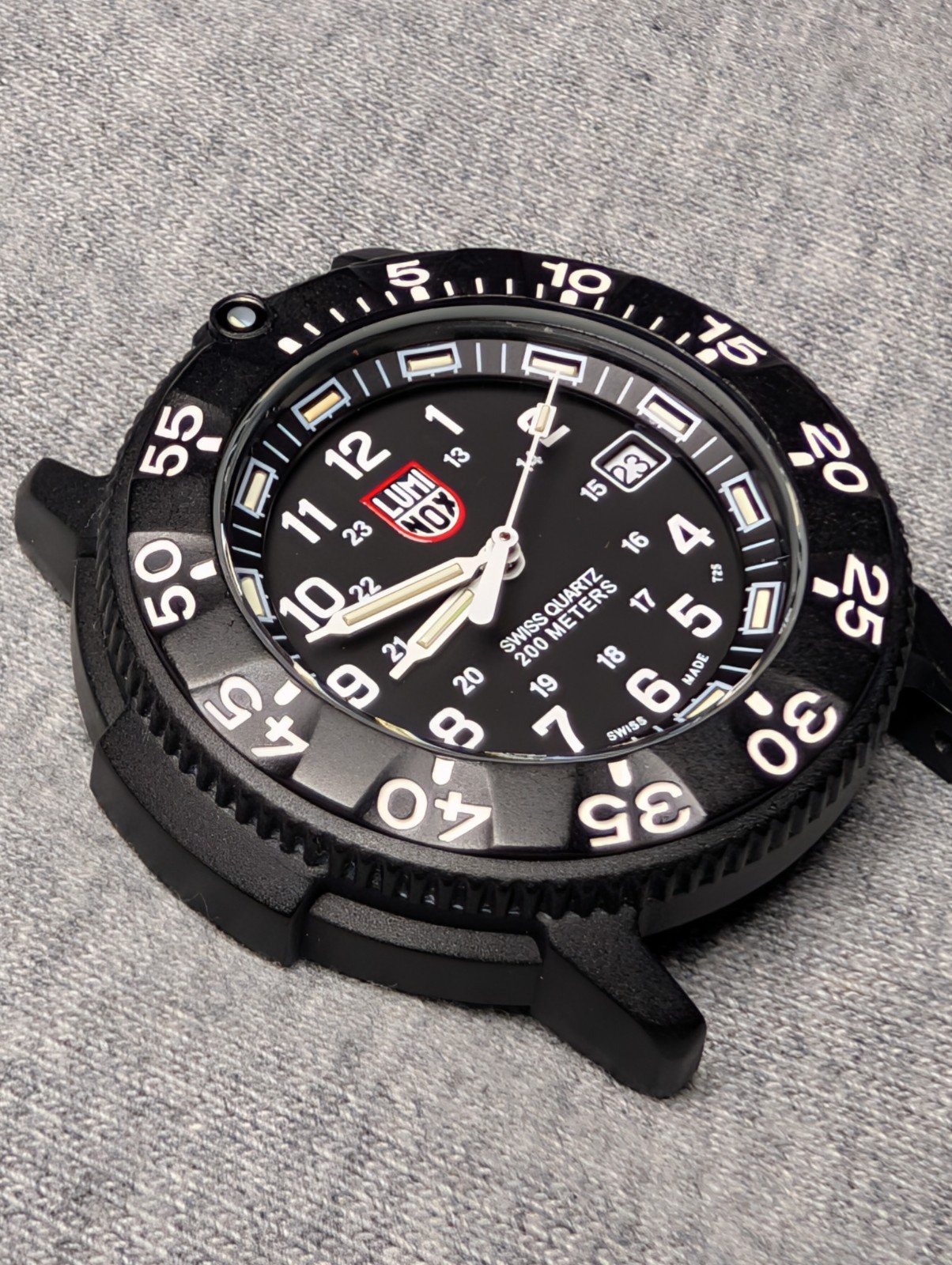 Luminox Series 3000/3900 Men’s Quartz 200m 39mm Black Carbon Date Rubber