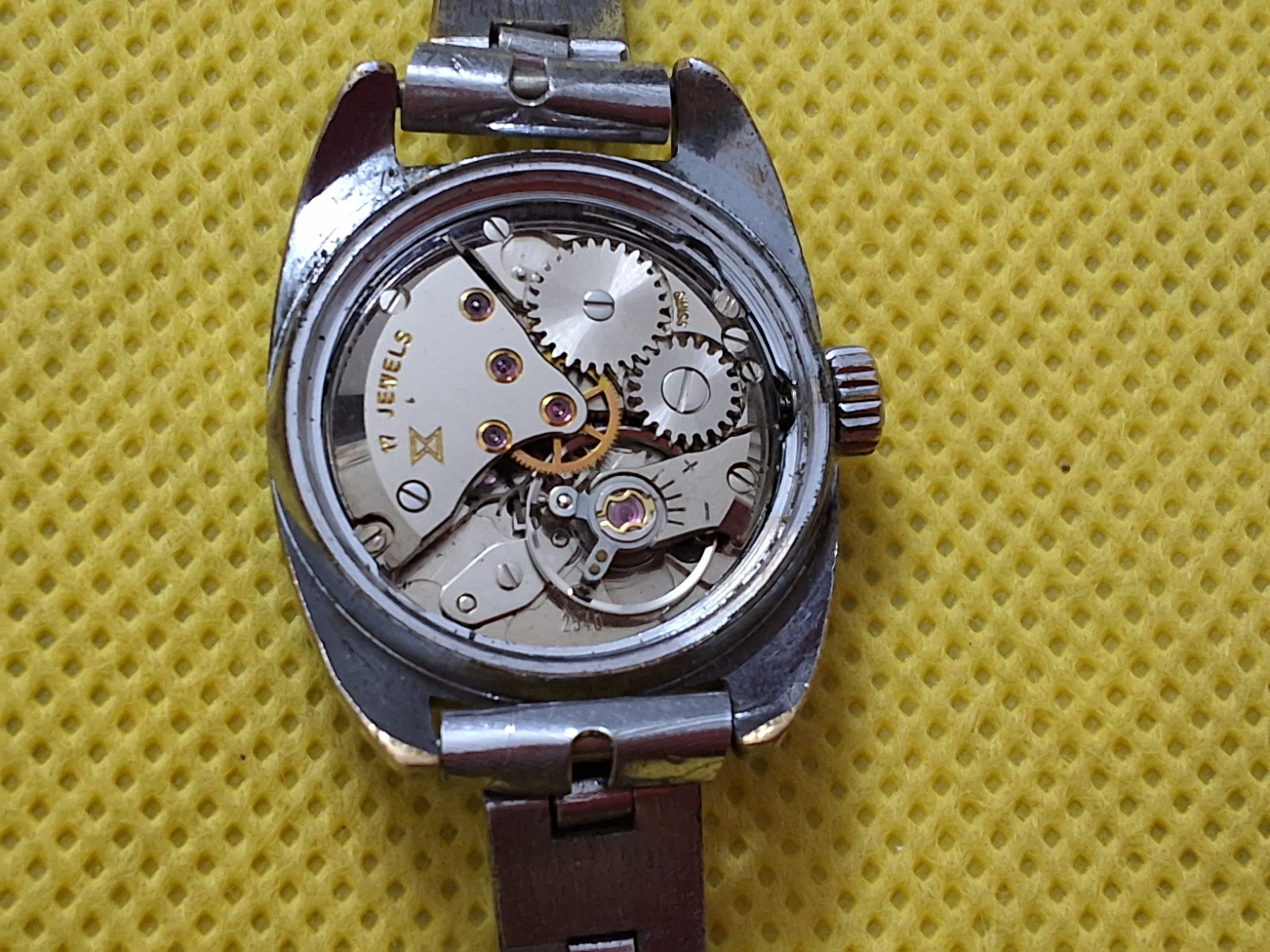 Vintage Ladies Edox 17 Jewels Manual Wind Swiss Made Wrist Watch Serial # 200234