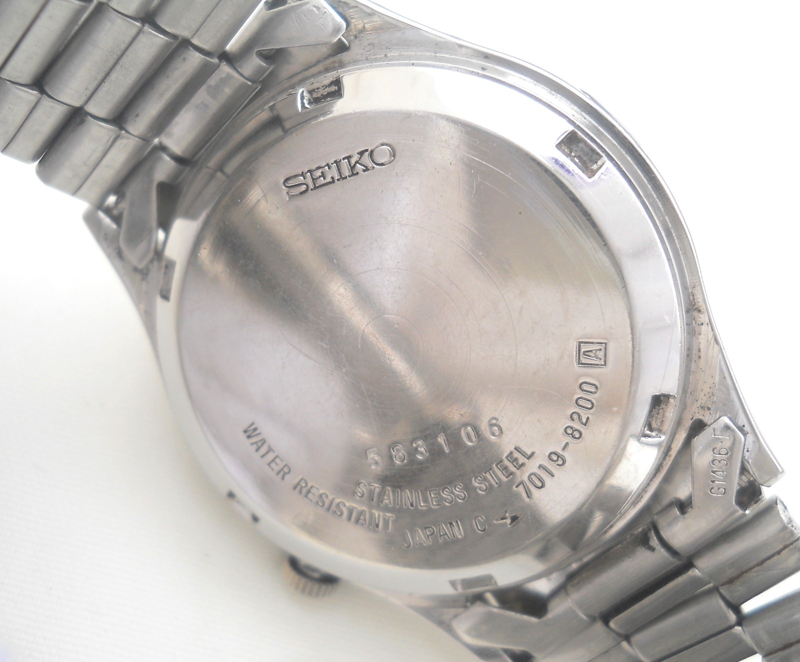 Vintage Seiko 5 Automatic Watch Silver Grey Lined Dial 7019-8260 21J Japan