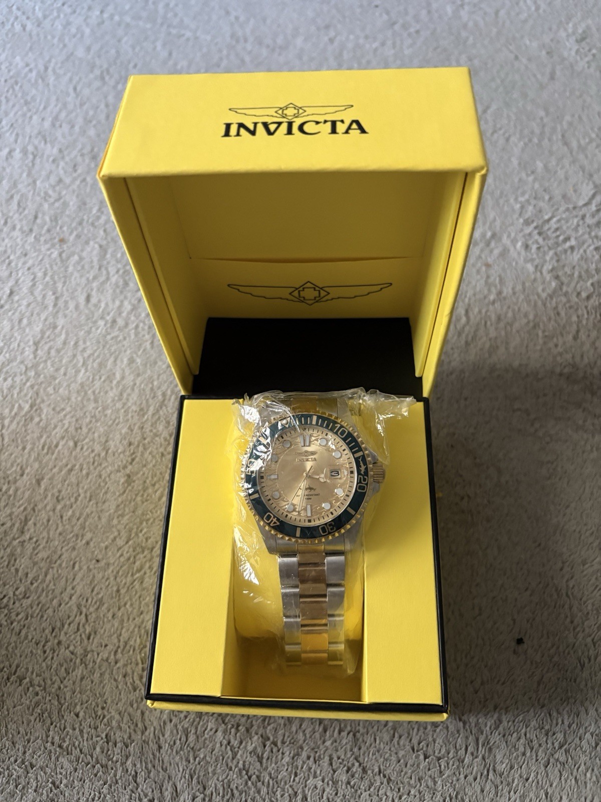 Invicta Pro Diver Men’s Quartz Two-Tone 43mm Blue/Gold Bezel w/Box