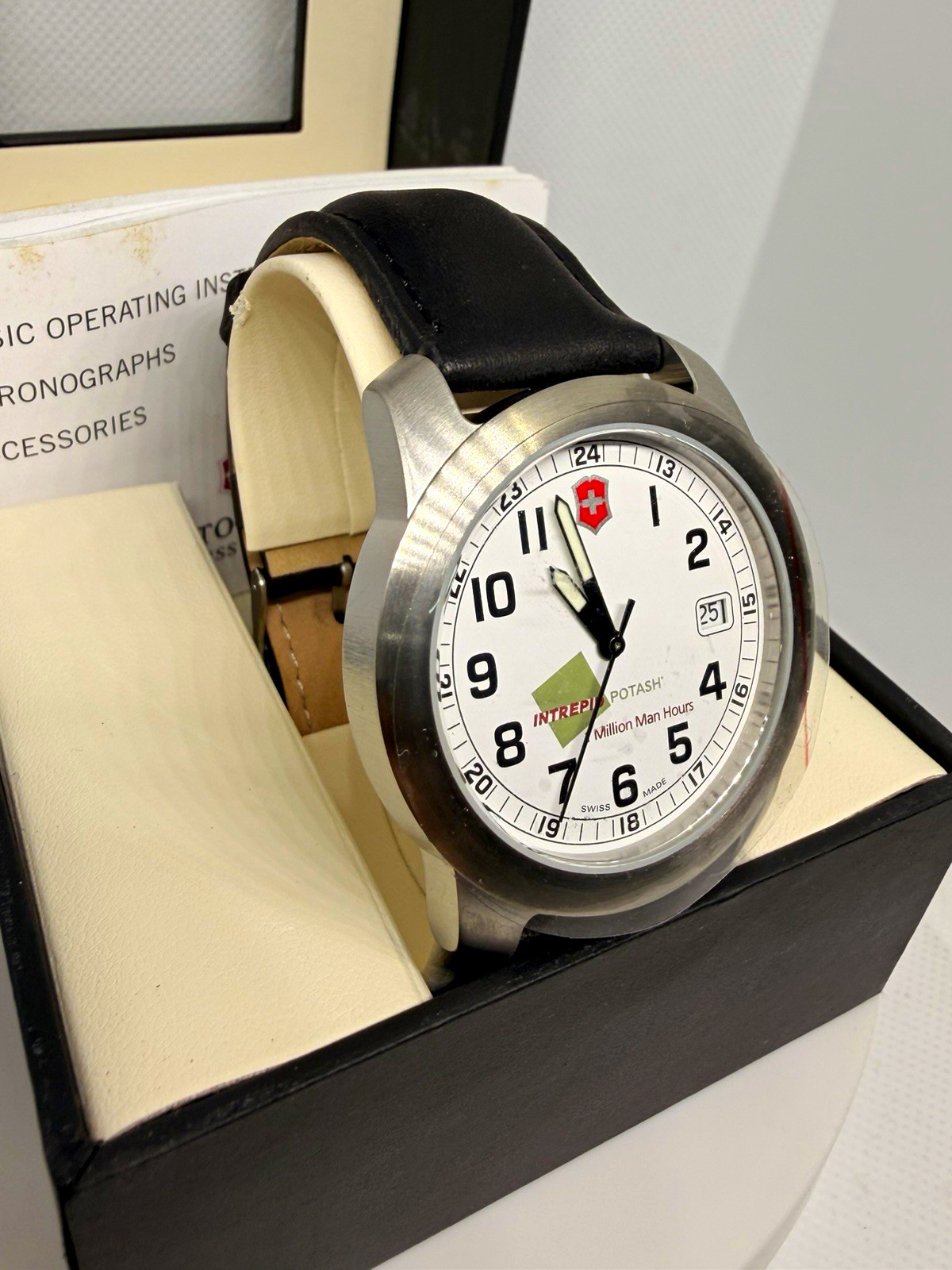 Victorinox Swiss Army Quartz White Dial Arabic Date Black Leather 100m