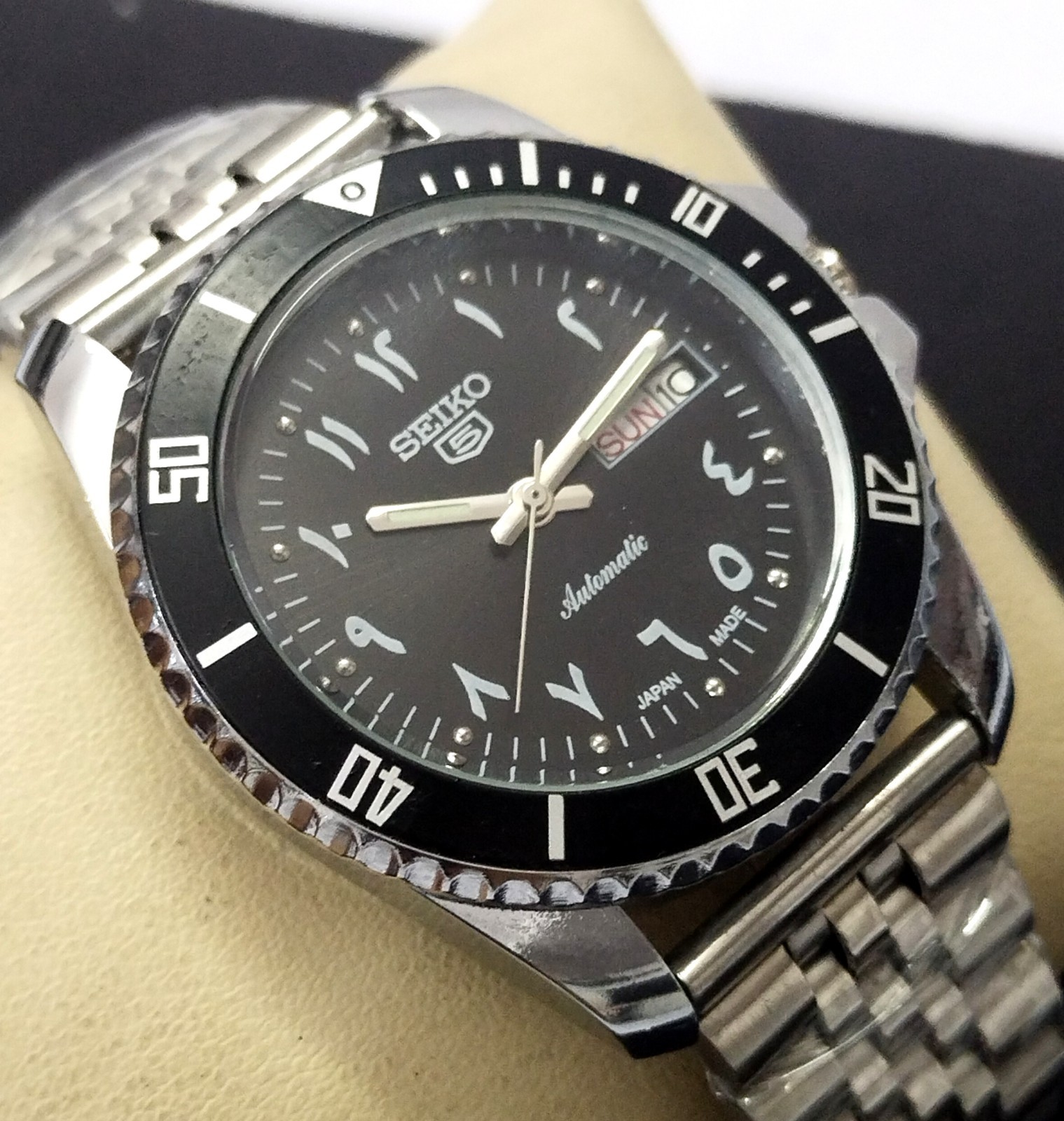 Vintage Seiko 5 Automatic Watch for Men Black Arabic Dial Working Perfectly