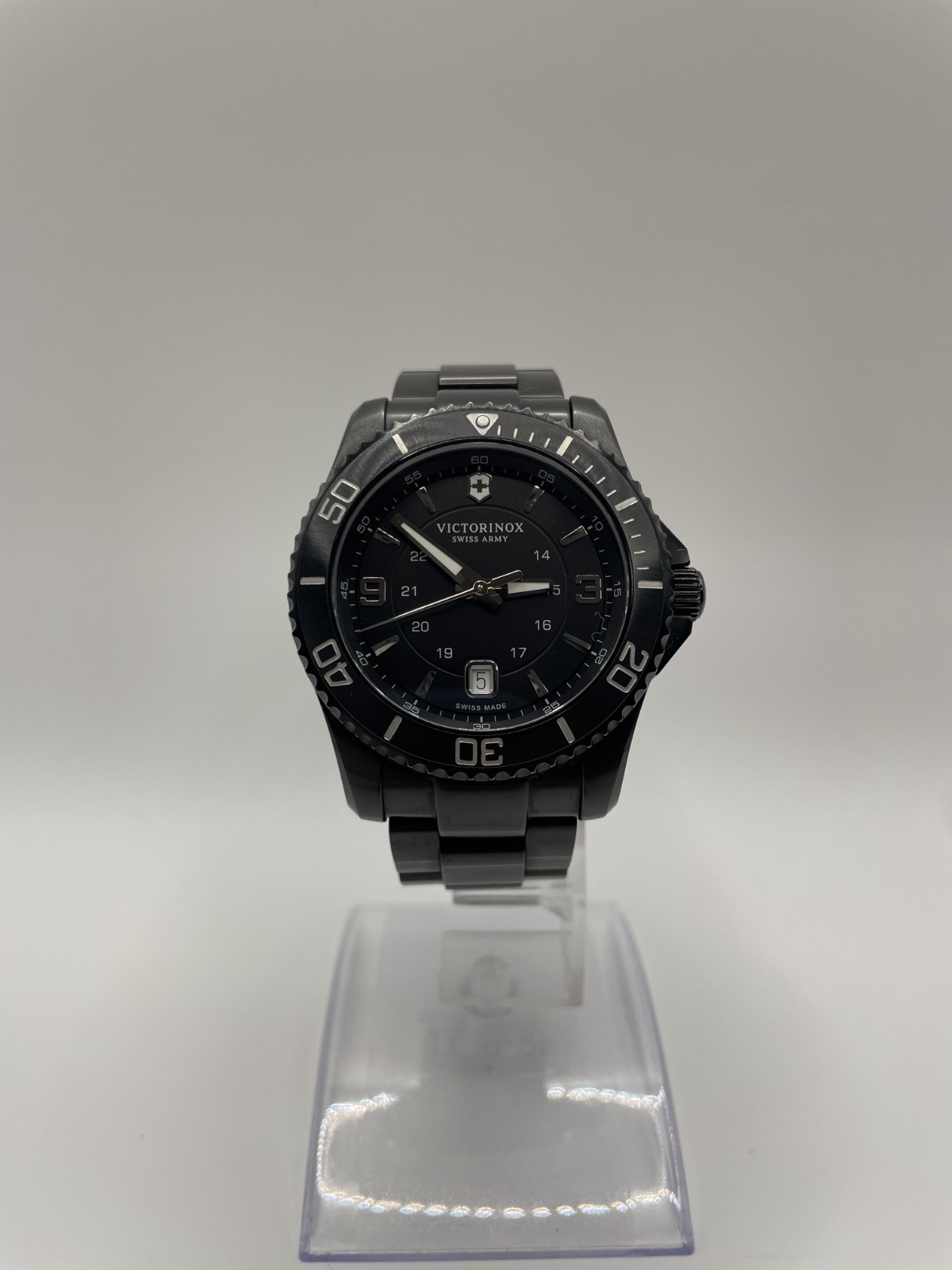 【MINT】 Victorinox Swiss Army Maverick Black Edition Men’s Quartz Watch 241798